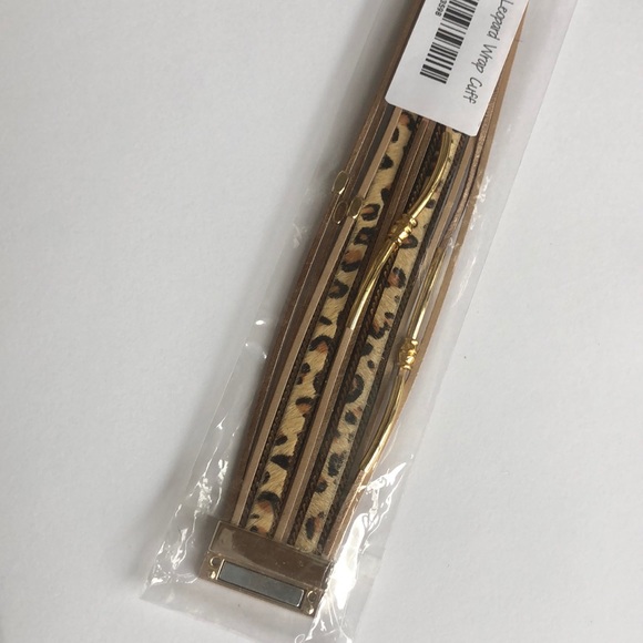 🎉HP!🎉The Styled Collection Leopard Cuff Bracelet - Picture 6 of 6